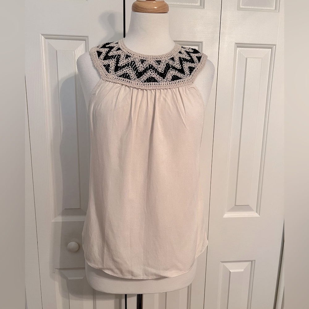 NWT Zara Crocheted Neckline Sleeveless Blouse Cream & Black Size Medium